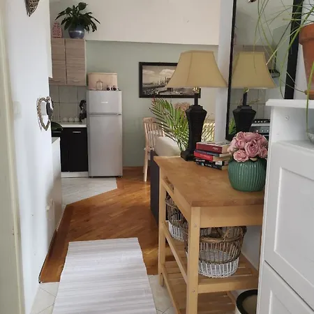 Stella Apartment *